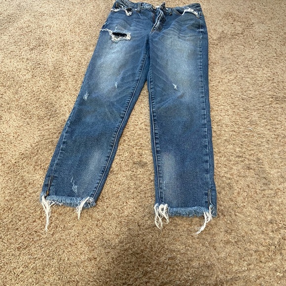 High rise mom jeans distressed. Size 24 - Picture 2 of 5